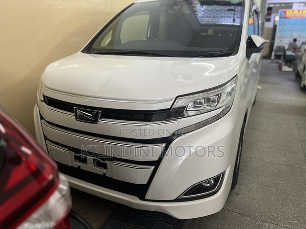 Toyota Noah 2019 White