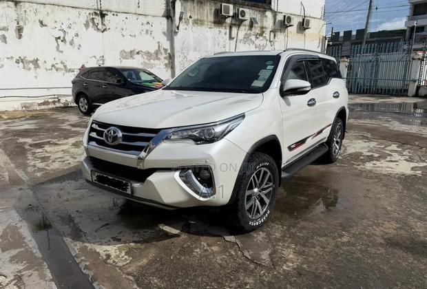 Toyota Fortuner 2018 White