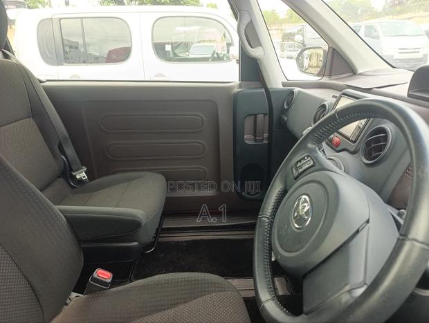 Toyota Porte 1.5 FWD 2019 Red