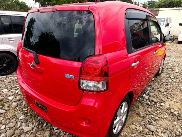Toyota Porte 1.5 FWD 2019 Red