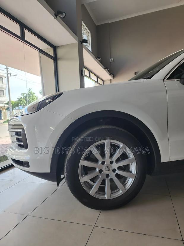 Porsche Cayenne 2019 White