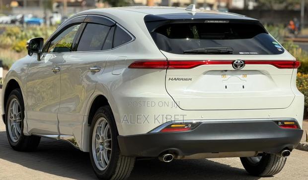 Toyota Harrier 2.0 2020 White