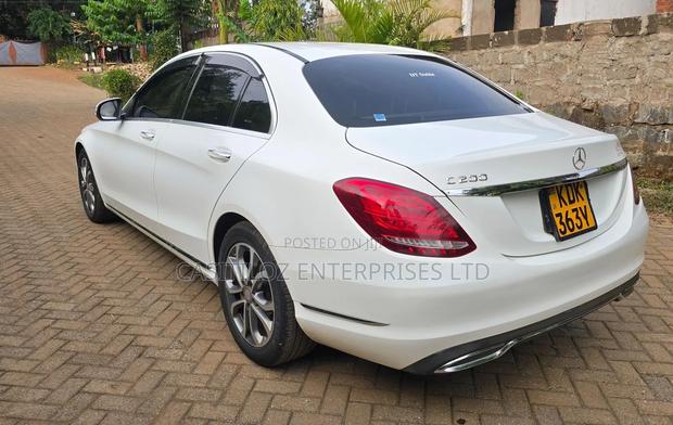 Mercedes-Benz C200 2015 White