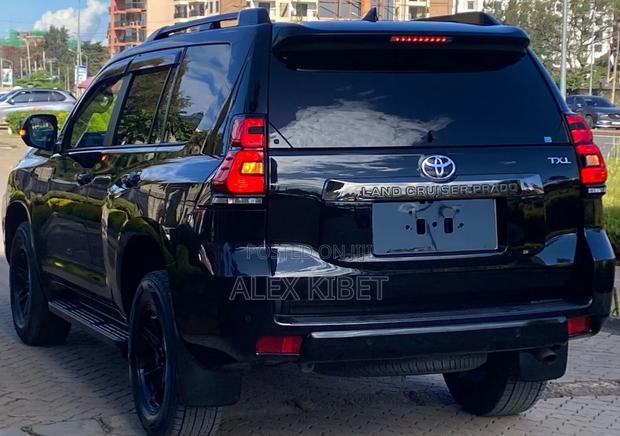 Toyota Land Cruiser Prado 2.8 2021 Black