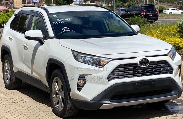 Toyota RAV4 2019 White