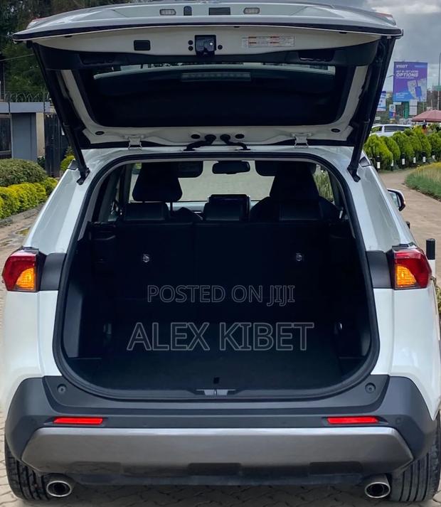 Toyota RAV4 2019 White