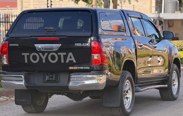 Toyota Hilux Revo Double Cab Deisel 2.4 AWD 2019 Black