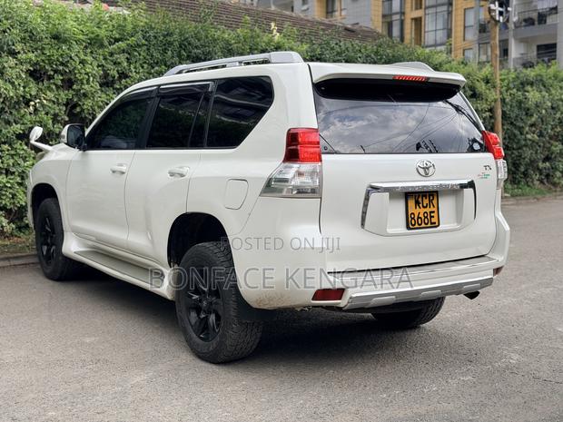 Toyota Land Cruiser Prado 2.7 i 2012 White