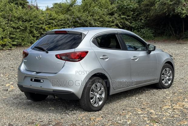 Mazda 2 2020 Silver