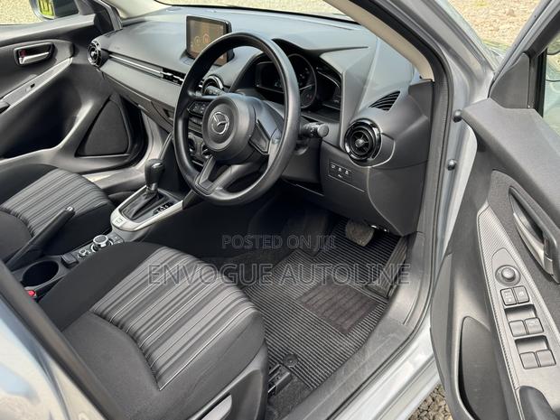 Mazda 2 2020 Silver