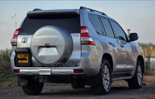 Toyota Land Cruiser Prado 3.0 D-4D (190 Hp) 7 seats 2016 Silver
