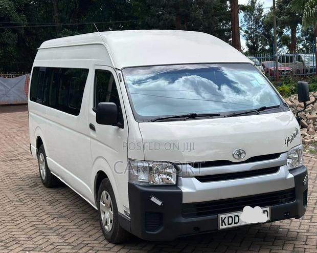Toyota HiAce 2015 White