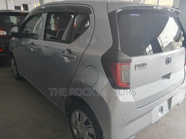 Toyota Pixis 2019 Silver