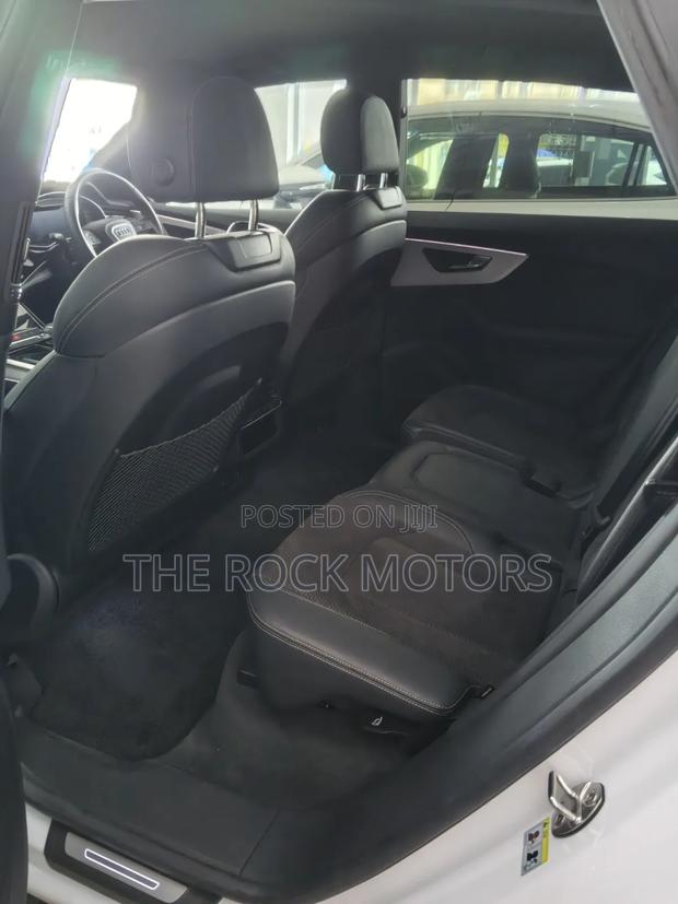Audi Q5 2.0T Premium AWD quattro 2019 White