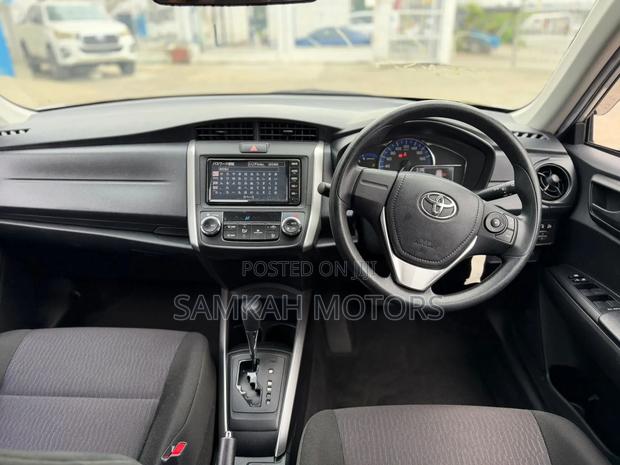 Toyota Corolla Fielder 2020 Silver