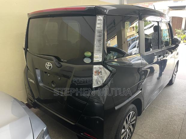 Toyota Tank 1.0 FWD 2019 Black