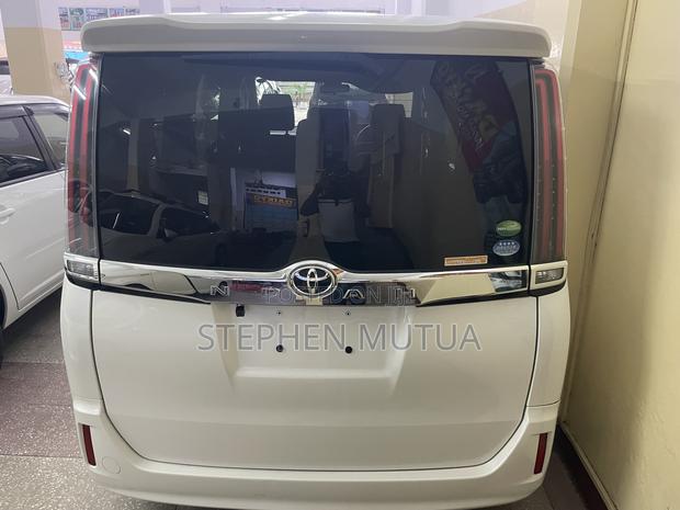 Toyota Noah 2.0 FWD (7 Seater) 2019 White
