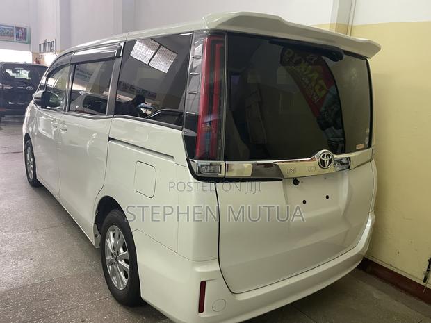 Toyota Noah 2.0 FWD (7 Seater) 2019 White