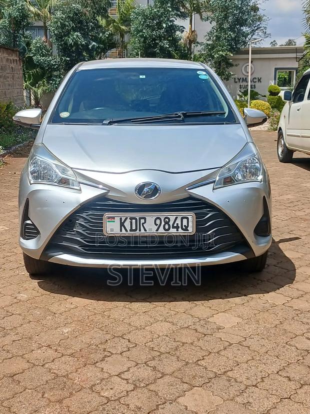 Toyota Vitz 2018 Silver