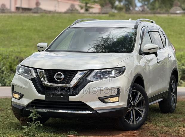 Nissan X-Trail 2.0 Petrol AWD 2019 Off white