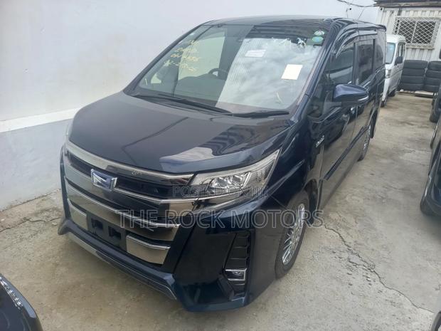 Toyota Noah 2019 Blue