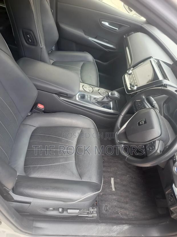 Toyota Crown 2019 Silver