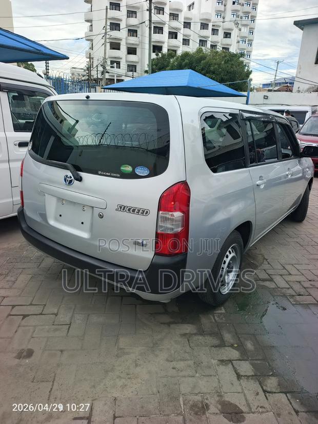 Toyota Succeed 2018 Silver