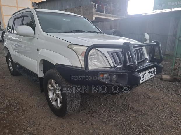 Toyota Land Cruiser Prado 2005 White