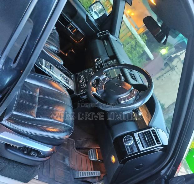 Land Rover Range Rover Vogue 2012 Black