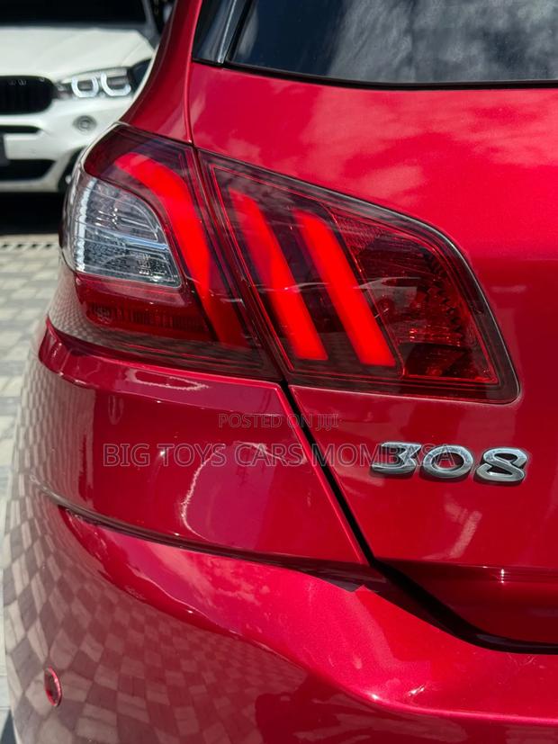 Peugeot 308 2018 Maroon