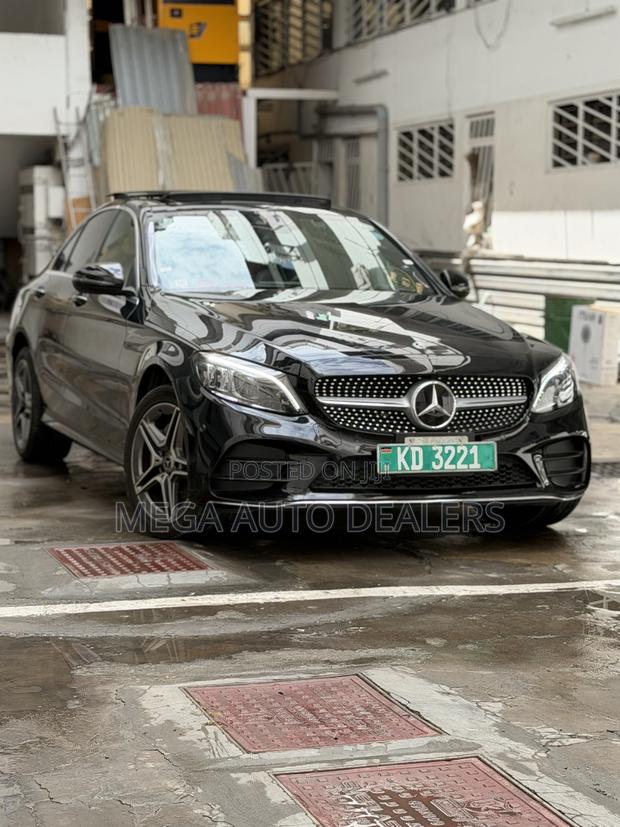 Mercedes-Benz C200 2020 Black