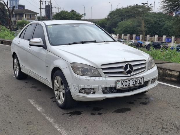 Mercedes-Benz C200 2009 Pearl
