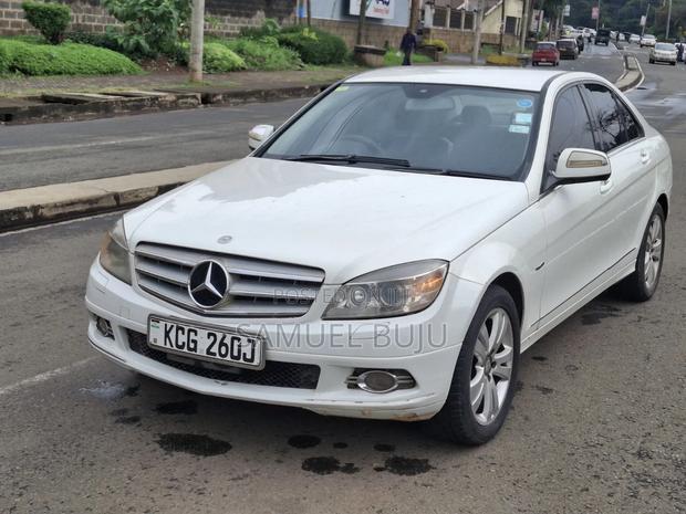 Mercedes-Benz C200 2009 Pearl