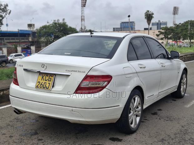 Mercedes-Benz C200 2009 Pearl