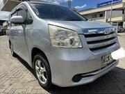 Toyota Noah 2011 Silver for sale