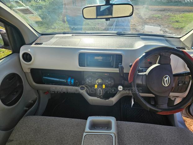 Toyota Passo 2011 Silver