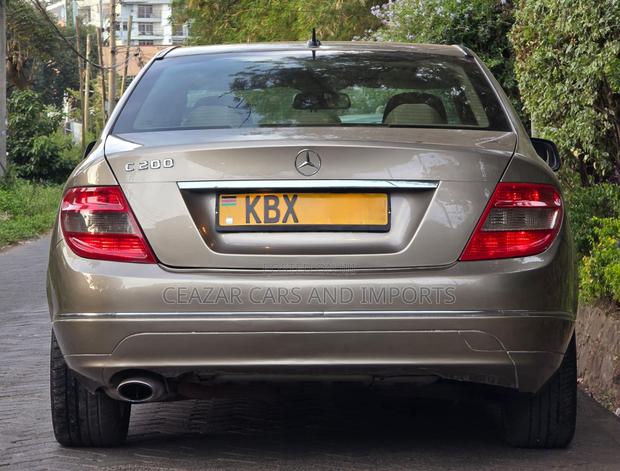 Mercedes-Benz C200 2007 Gold