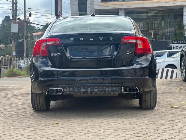 Volvo S60 2018 Black