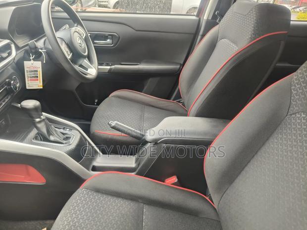 Daihatsu Rocky 2020 Purple