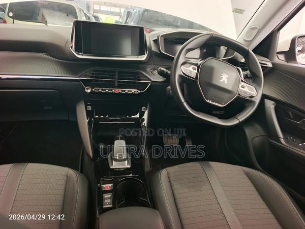 Peugeot 2008 2019 White