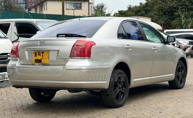 Toyota Avensis 2.0 VVT-i Sol 2006 Beige