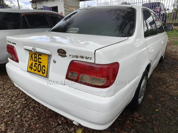 Toyota Carina 1.5 FWD Sedan 2001 White