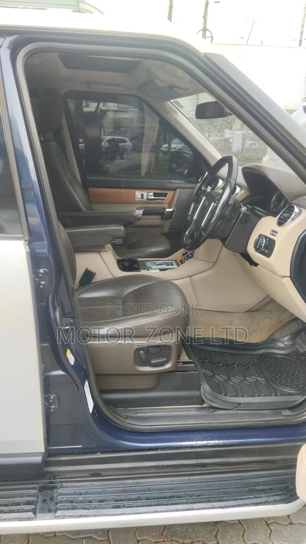 Land Rover Discovery 2013 White
