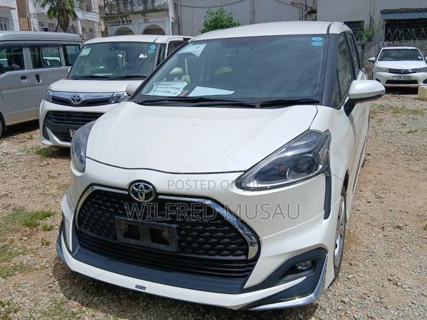 Toyota Sienta 2020 White