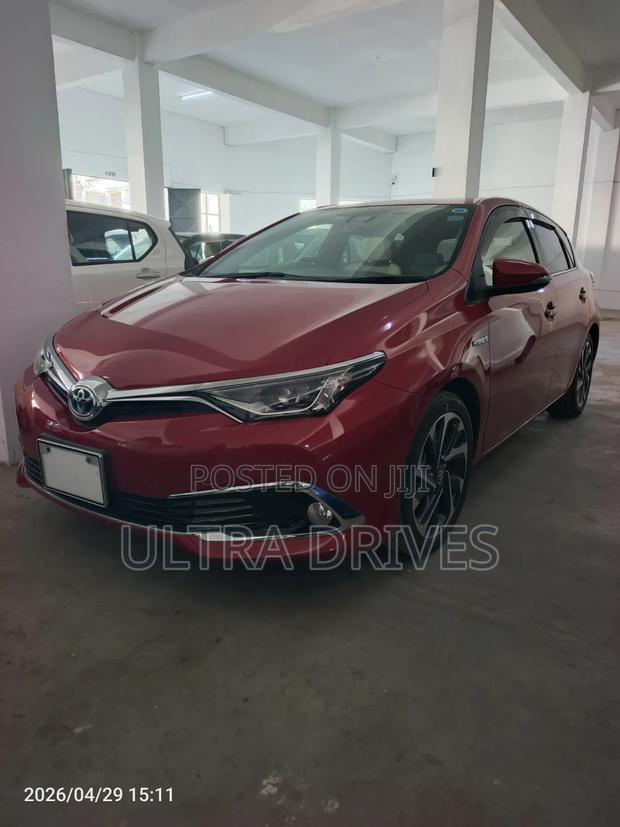 Toyota Auris 2019 Red