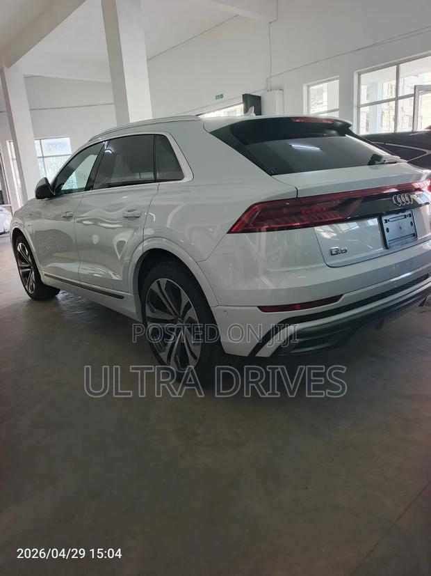 Audi Q8 2021 White