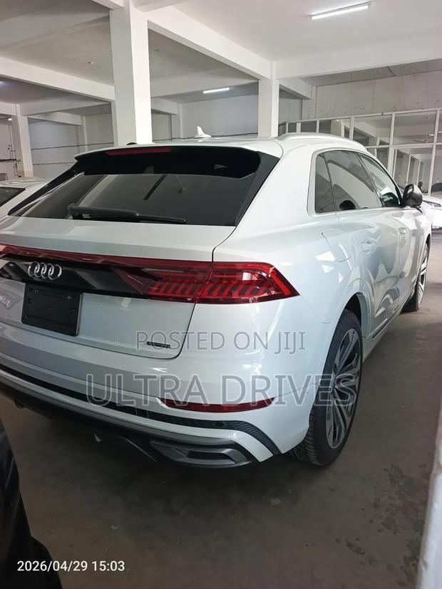 Audi Q8 2021 White