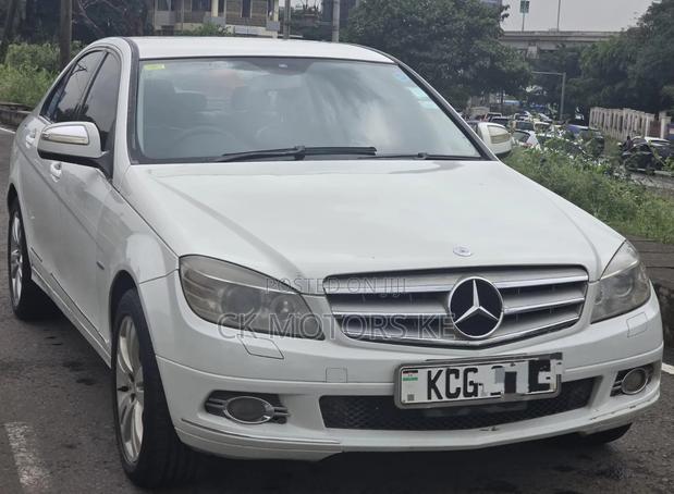 Mercedes-Benz C200 2009 White
