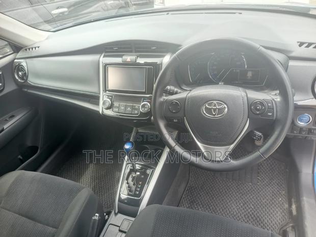 Toyota Corolla Fielder 2020 Blue