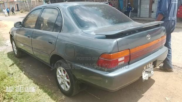 Toyota Corolla 2000 Green